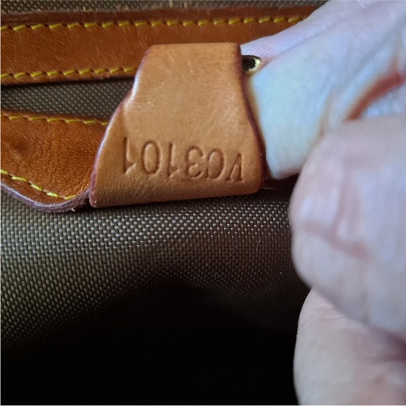 🥳!!! Authentic Louis Vuitton Elipse bag. - Picture 6 of 8